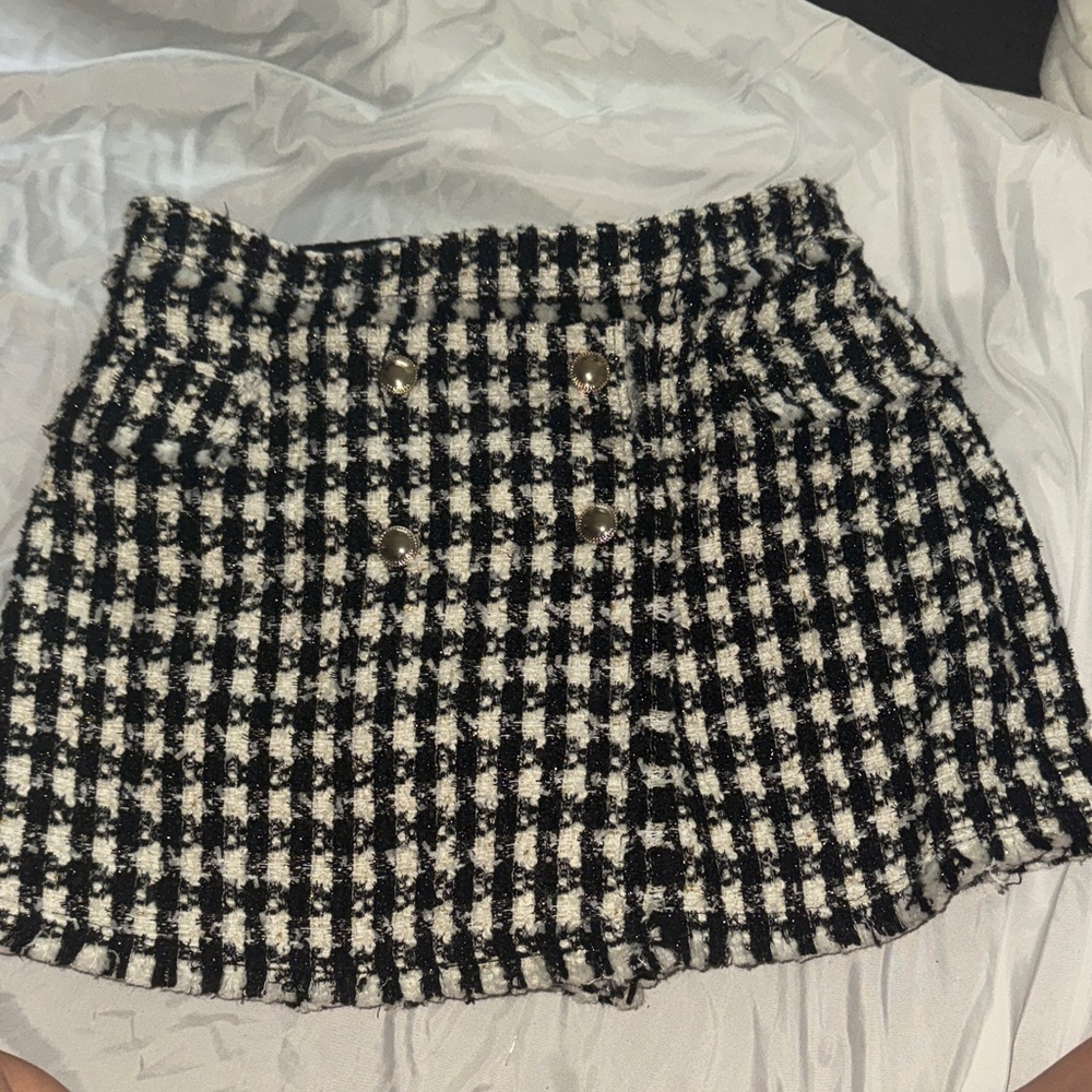 Black and white plaid mini skirt/shorts